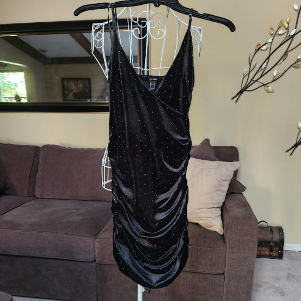 NWT Forever 21 black velvet strappy ruched bodycon dress sz small